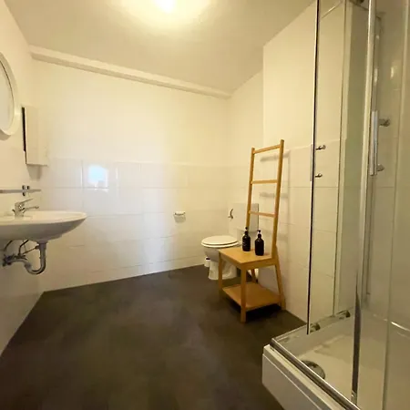 Ferienzimmer Mit Kueche Mitten Im Zentrum Perfekt Um Stadt Zu Erkunden Κόμπλεντς