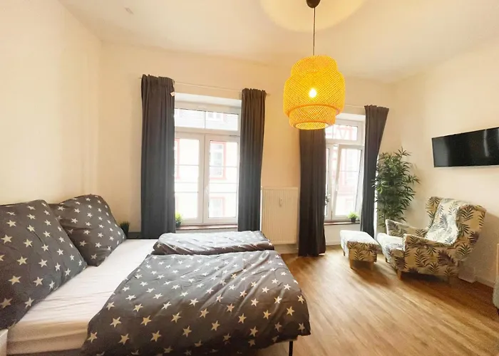 Ferienzimmer Mit Küche Mitten Im Zentrum Perfekt Um Stadt Zu Erkunden Apartment